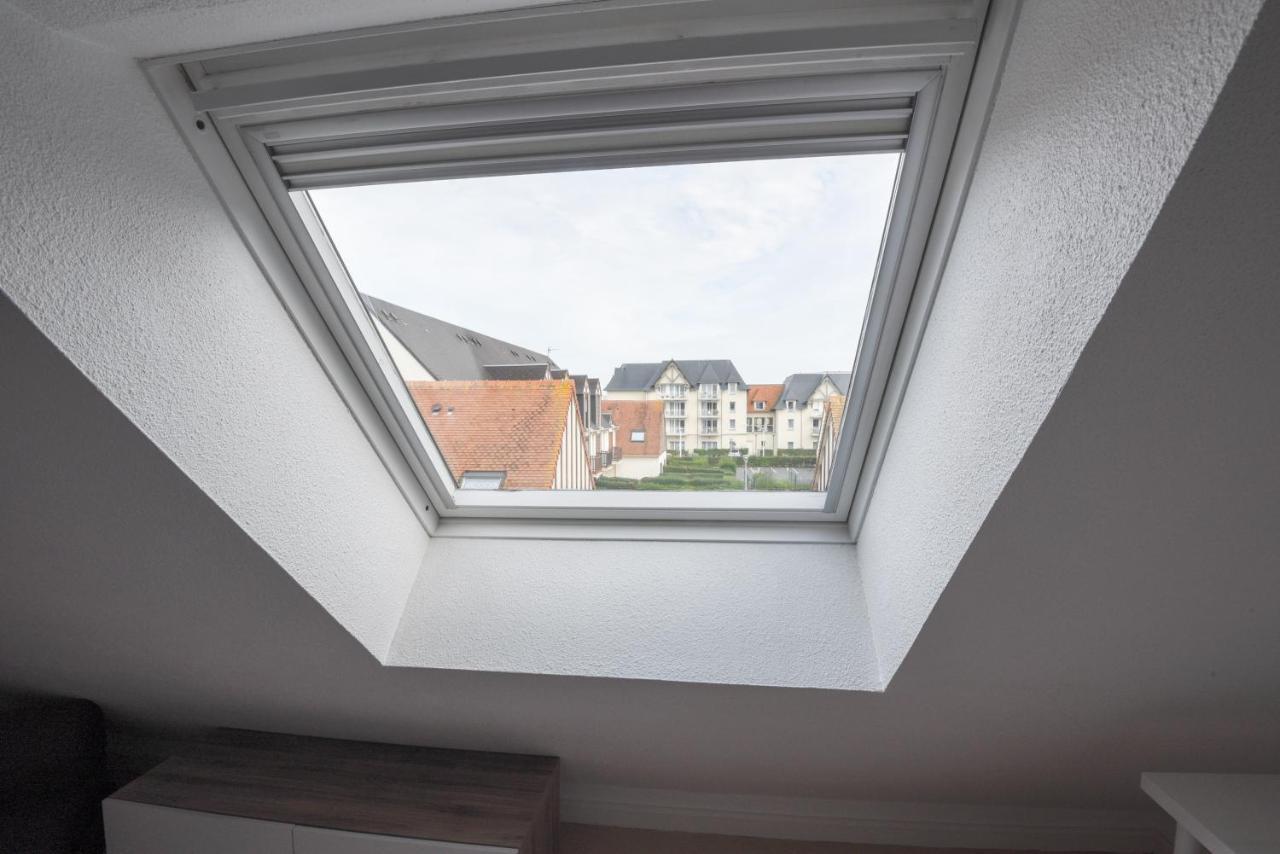 Le Voilier Apartment Courseulles-sur-Mer Bagian luar foto